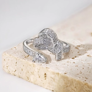 Bague nœud élégante en argent S925 avec zircon poire scintillant sur socle pierre