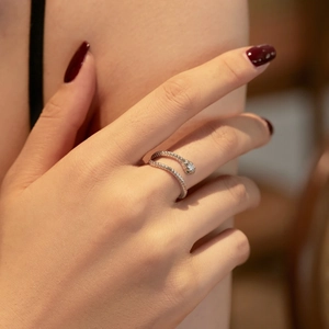 S925 sterling silver snake-shaped open ring with cubic zirconia and green gemstones