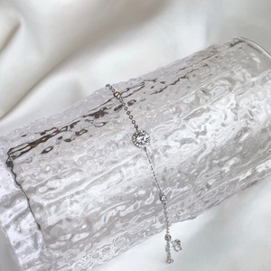 Elegant S925 sterling silver chain bracelet with a sparkling round zircon stone