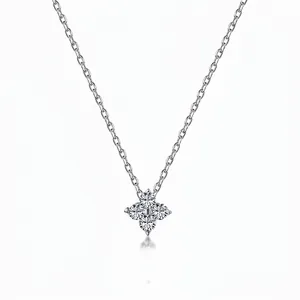 Collier Pendentif Trèfle en Argent Sterling 925 pour Femmes Minimaliste Incrusté de Strass Chaîne de Clavicule Élégante Bijoux Fleur Cadeau