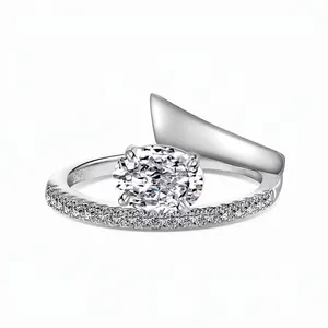Elegant 925 Sterling Silver Ring For Women Oval Ice Flower Cut Zirconia Inlaid Geometric Bypass Design Wedding Jewelry Gift