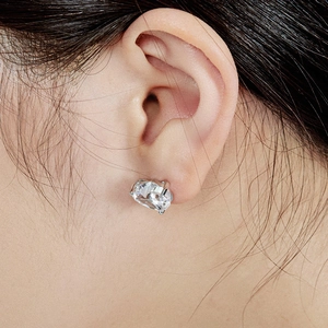 Close-up of S925 silver heart earring with pink crushed ice cut gemstone for women