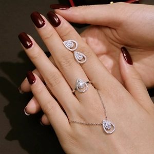 Lujoso conjunto de joyas en plata S925 con gotas de agua y cristales resplandecientes