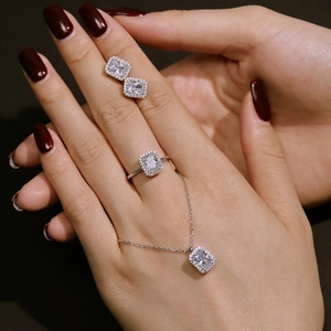 Parure luxueuse en argent 925 avec cristaux de zircone cubique de taille émeraude
