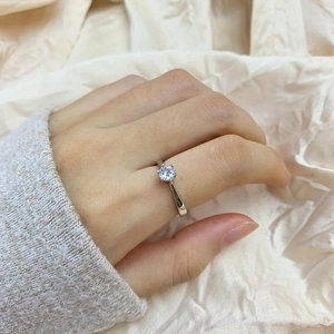 French S925 sterling silver solitaire ring with brilliant round zircon on hand