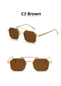 Detail of square double bridge sunglasses with gold metal frame and C3 brown lenses
