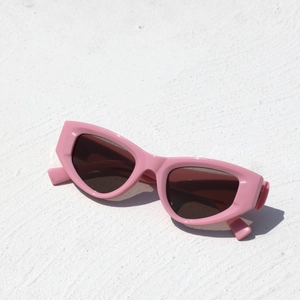 Occhiali da Sole Quadrati Gatto per Donna Con Borchie a Cuore Protezione UV400 Moda Viaggio all'Aperto Occhiali da Sole