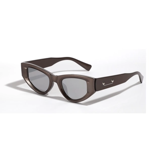 Occhiali da sole vintage quadrati cat-eye marrone scuro con rivetti a cuore e lenti grigie