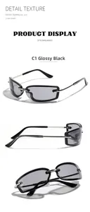 Drei Ansichten der schwarzen Y2K-Sonnenbrille mit silbernen Metallbügeln und Glanzfinish