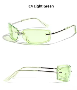 Detailansicht der hellgrünen Y2K-Sonnenbrille mit silbernen Metallbügeln und Modell C4