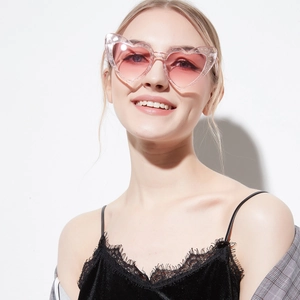 Women Heart Shaped Sunglasses Retro Trendy Love Heart UV400 Protection PC Frame AC Lens Eyewear For Party Outdoor Fashion Accessories