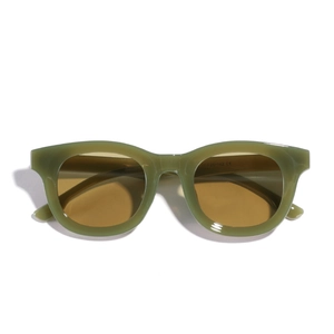 Lunettes de soleil rétro à petit cadre vert olive transparent et verres marron clair