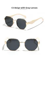 Détails des lunettes de soleil polygonales C5 beige et gris avec monture en métal doré