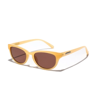 Lunettes de soleil œil-de-chat rétro avec monture jaune pâle et verres bruns