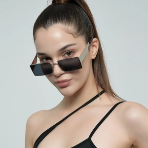 Vintage Rectangular Metal Frame Sunglasses UV400 Protection Trendy Square Lenses Fashion Eyewear For Men Women Outdoor Shades