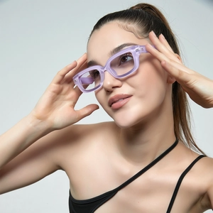 Fashion Transparent Rectangular Frame Sunglasses For Women Men UV400 PC Gradient Lens Retro Hip Hop Eyewear Fashion Glasses