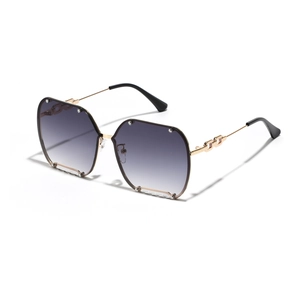 Occhiali da sole punk oversize con aste a catena e lenti sfumate viola e rivetti