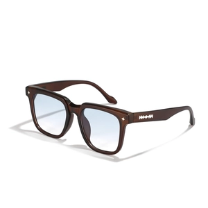 Vintage Square Frame Sunglasses For Women PC UV400 Protection Rivet Decor Boyfriend Style Fashion Eyewear Retro Outdoor Shades