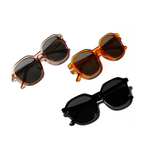 Retro transparent square frame sunglasses in tea, amber, and black for men and women