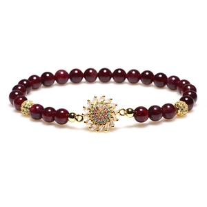 Bracelet Perlé en Grenat à la Mode Avec Pendentif Fleur en Or Zirconia Bracelet Charm Fleur pour Femme Bijoux Cadeau