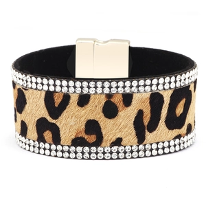 Boho Leopard-Ponyhaar-Armband mit doppelten Strassreihen und magnetischem Goldverschluss
