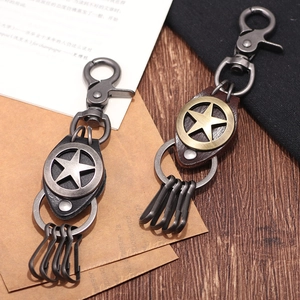 Porte-clés punk vintage en cuir avec pentagramme, mousqueton et anneaux en métal