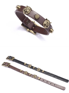 Details eines Vintage-Bronze-Tigerkopfes auf einem verstellbaren Lederarmband für Herren