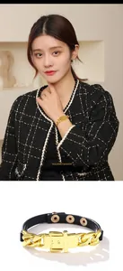 Bracelet ajustable en cuir PU avec boucle chaîne dorée et fermeture à trois boutons-pression