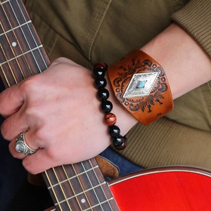 Bracelet Manchette Vintage en Cuir Ethnique Homme Totem Tribal Gravé Alliage Turquoise Synthétique Fait à la Main Bijoux