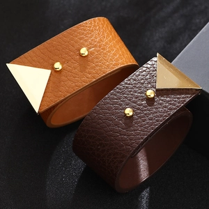Fashion Wide PU Leather Bracelet For Women Minimalist Litchi Texture Cuff Bangle With Gold Triangle Metal Piece And Rivets