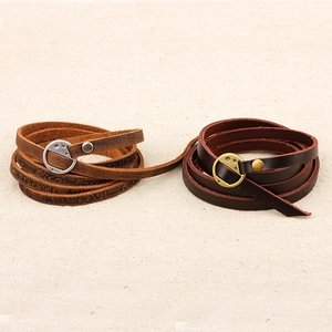 Retro multi-layer wrap leather bracelet in light brown and dark brown with metal clasp