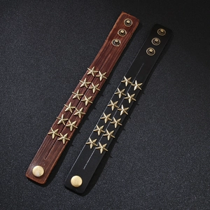 Bracciali larghi in pelle bovina retrò con rivetti a stella in metallo bronzo nero e marrone