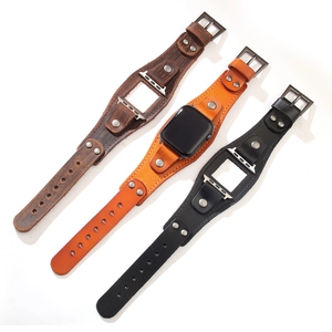 Vintage-Lederarmband für Apple Watch in Braun, Orange und Schwarz mit Metallnieten