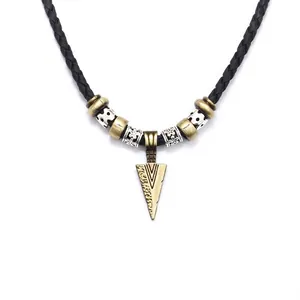 Collier Pendentif Tête de Loup Pointe de Flèche Homme Rétro Cordon Ciré Tressé Réglable Bijoux Tribaux Collier Cadeau