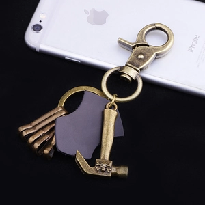 Vintage Bronze Metal Hammer Skull Keychain Retro Pastoral Cowhide Leather Key Ring Industrial Punk Car Key Pendant Gift