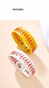 Detailansicht der Baseball-Lederarmbänder mit roten V-förmigen Nähten und Druckknopf