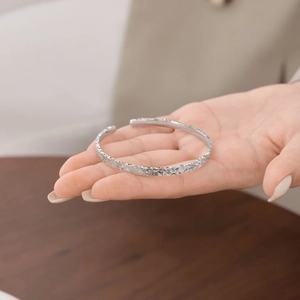 Minimalist S925 sterling silver open bangle with ice-crushed texture for women