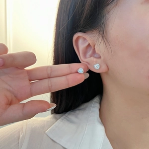 Exquisite S925 sterling silver heart stud earrings with 5mm cubic zirconia stones