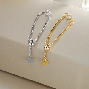 Adjustable S925 silver chain ring with single zircon stone and sliding bead in gold and silver