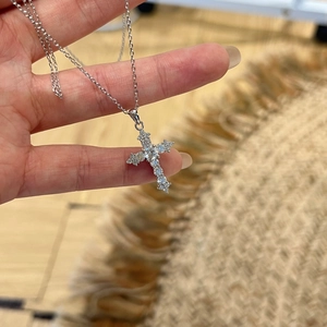 Exquisite S925 silver cross pendant necklace featuring brilliant pavé-set moissanite stones