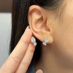 Boucles d'oreilles clous double cœur en argent S925 et moissanite pour femme