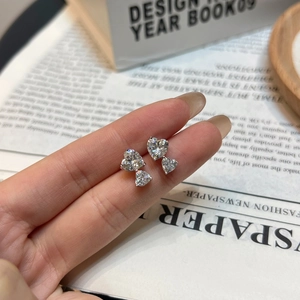 Élégantes boucles d'oreilles en argent S925 à double cœur en moissanite de luxe