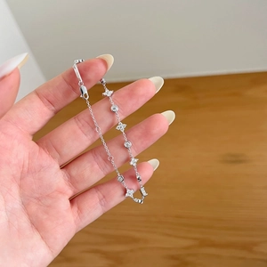 Polished S925 sterling silver clover bracelet with sparkling round zircon accents