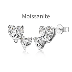 Boucles d'oreilles puces en argent sterling S925 et moissanite avec double cœur élégant