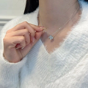 Collier trèfle à quatre feuilles en argent 925 avec nacre blanche et pierre moissanite