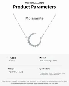 Détail macro du collier croissant de lune en argent S925 avec moissanite et dimensions
