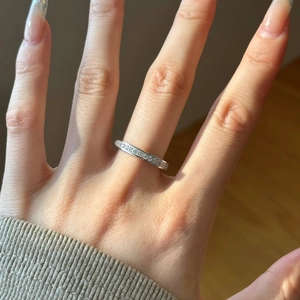 Bague élégante en argent sterling S925 pour femme avec design diamant de luxe épuré
