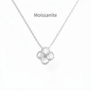 Collier en Argent Sterling 925 avec Moissanite Pendentif Trèfle à Quatre Feuilles en Nacre Chaîne de Clavicule pour Femme Bijoux Cadeau