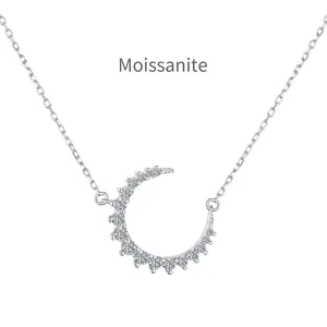 Collier lune exquis en argent sterling S925 serti de diamants moissanite pavés