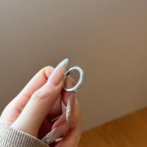 Bague élégante en argent sterling S925 avec micro-pavé de diamants sur le côté